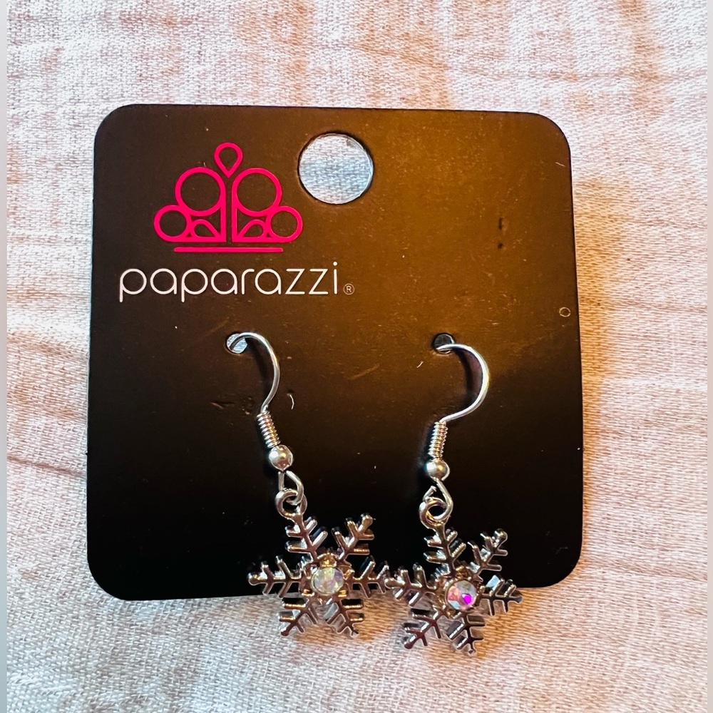 Snowflake Earring Set, Paparazzi Jewelry, Never worn